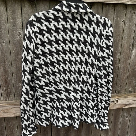 Armani Collezioni size 10 wool blend cardigan (blazer)! - Picture 7 of 8